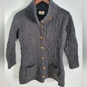 Carraigdonn Irish Medium Women's 100% Merino wool Dark Gray Button Down Sweate